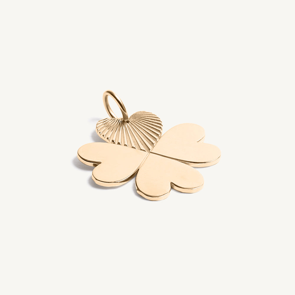 Jumbo Hearts Fluted Clover Charm