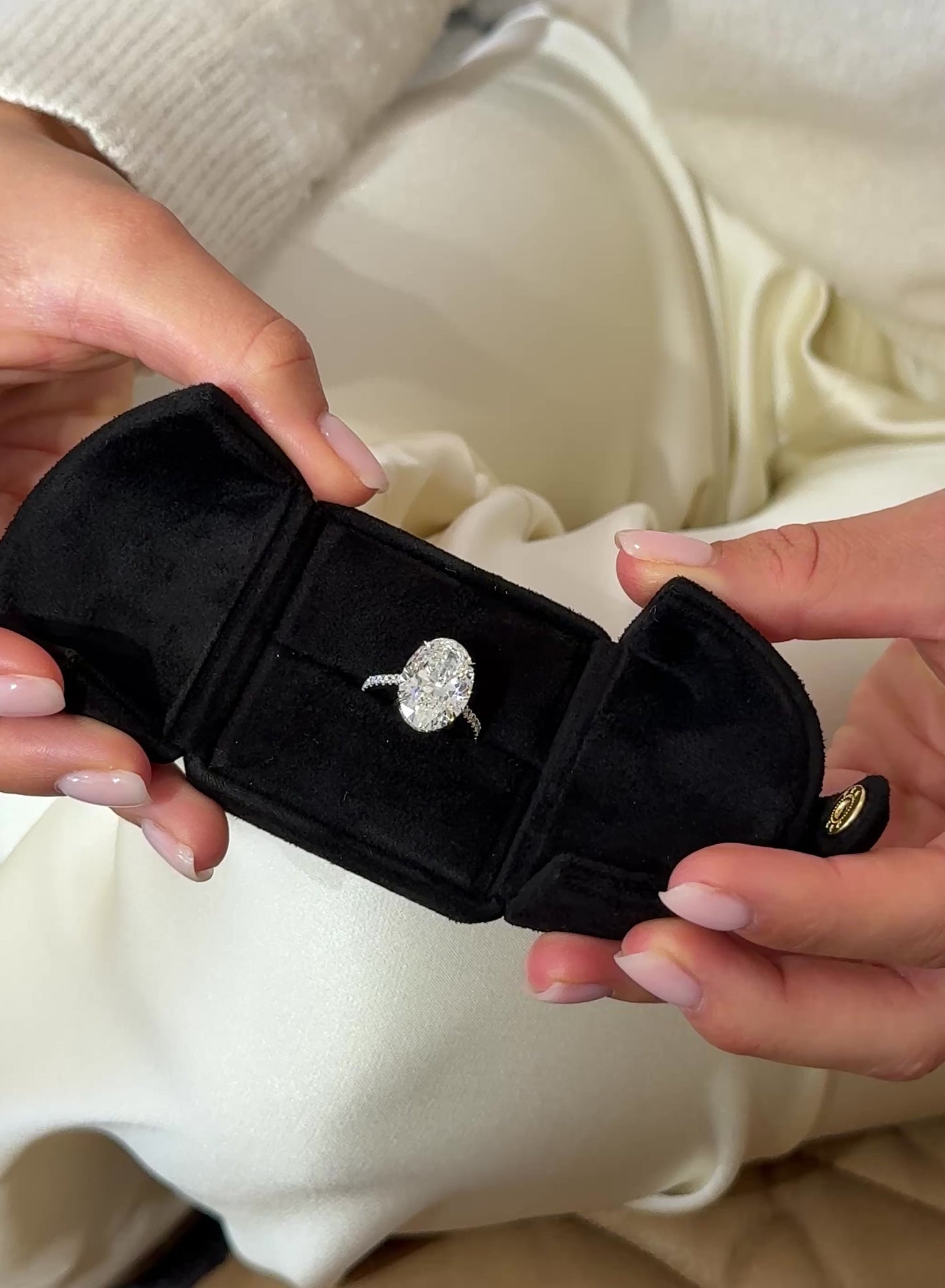 8ct F VS1 Oval Cut Natural Diamond, GIA CERTIFIED